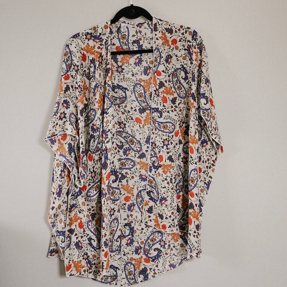 Paisley patterned kimono